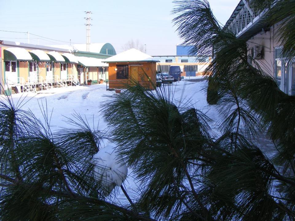 Fun Rooms Sobe Prenociste Borca Экстерьер фото