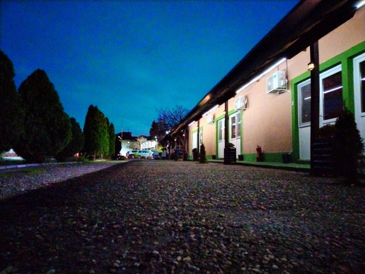 Fun Rooms Sobe Prenociste Borca Экстерьер фото